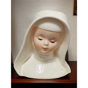 Head Vase Nun Inarco Handpainted 3" Handpainted Ceramic